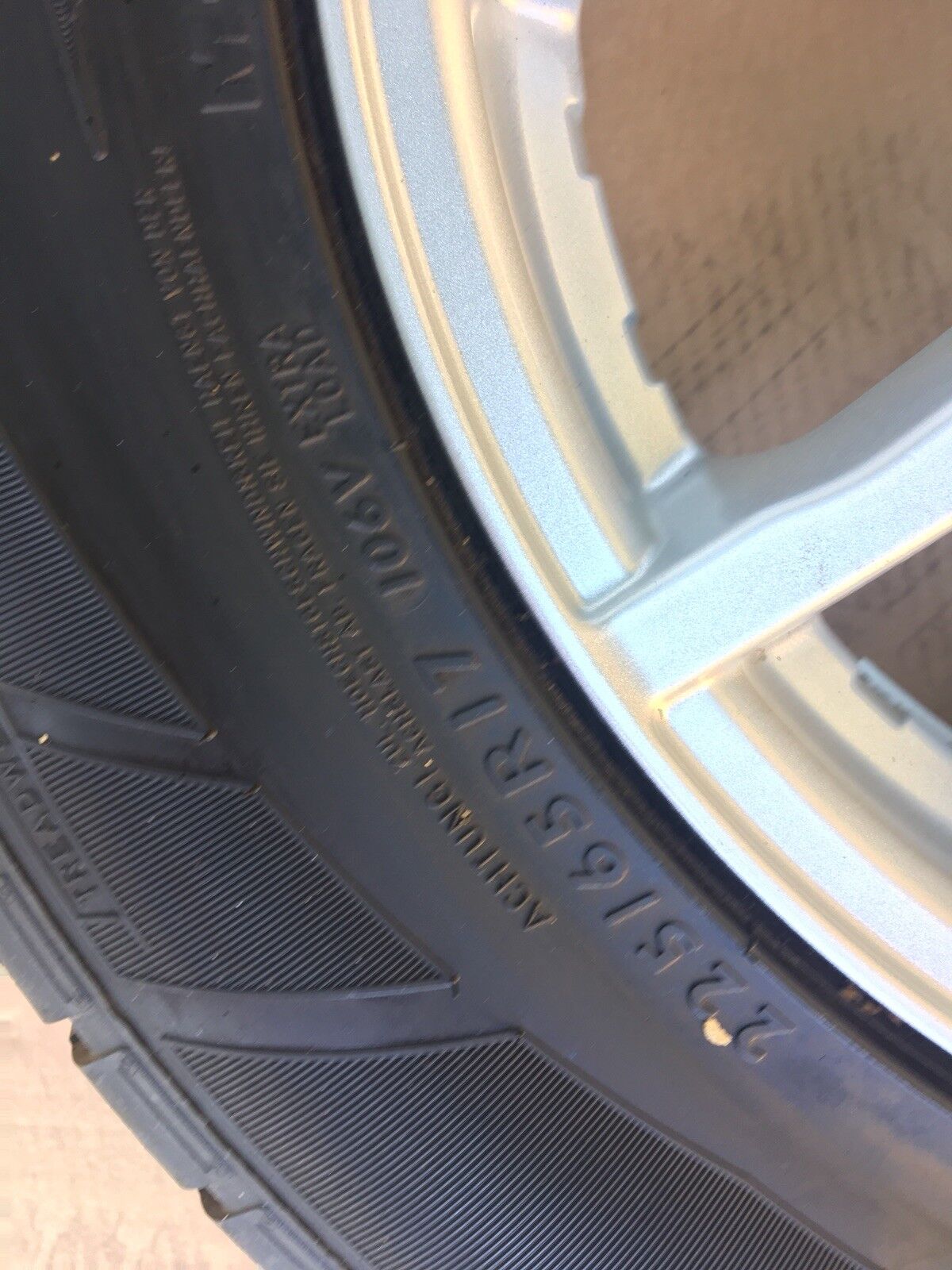 17” Range Rover Evoque Style 1 Alloy Wheel And Dunlop Tyre Lr024421 DG 20