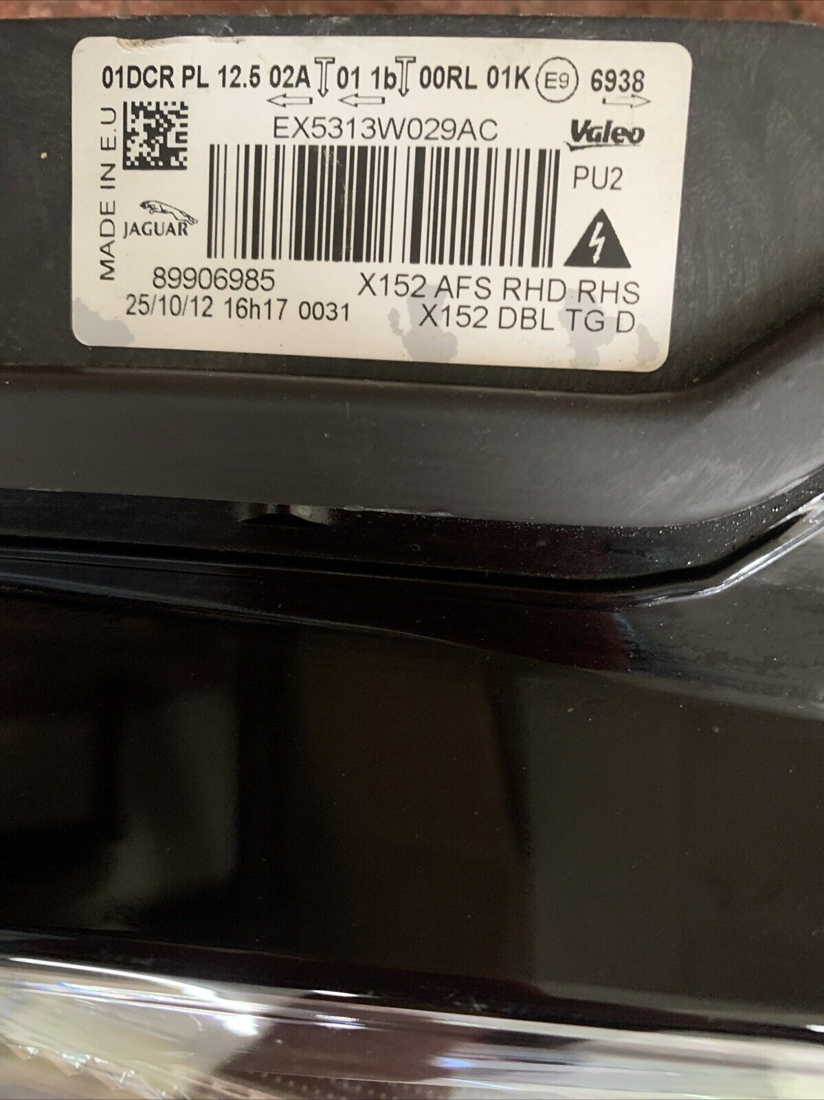 Genuine Jaguar F type AFS RHD Chrome Headlight RH UK Spec T2R18031