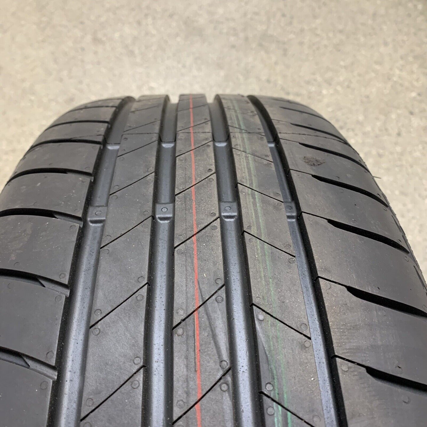 Genuine Set Of Nissan Juke 17” Alloy Wheels and Tyres