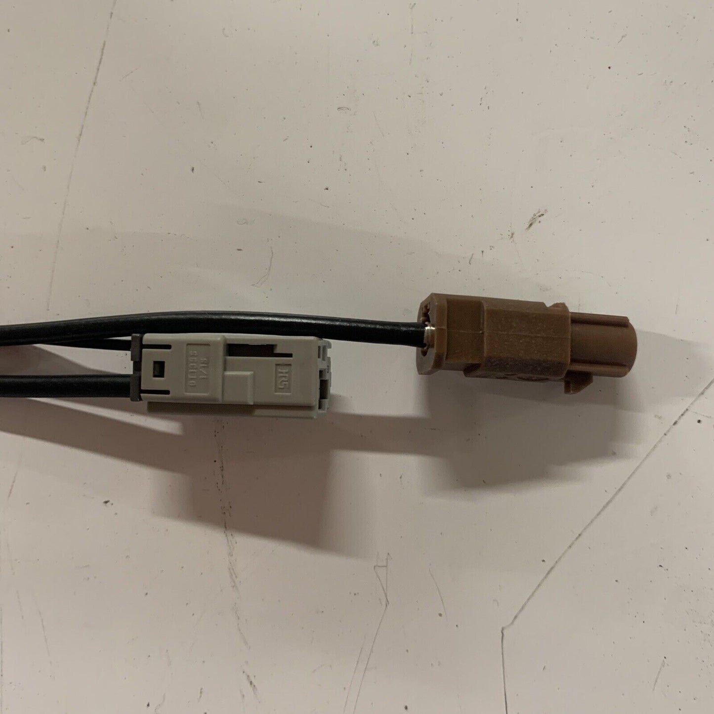 GENUINE NISSAN ANTENNA BASE 282B3HX31A