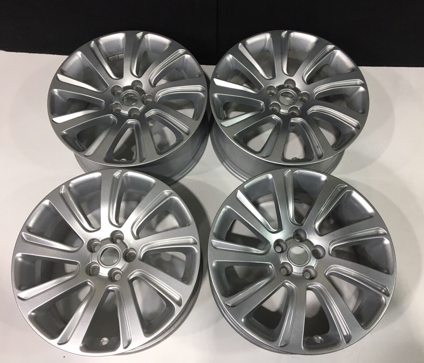 Set Of 4 Genuine Land Rover Discovery Sport 18" Alloy Wheels 8jx18 Offset 45
