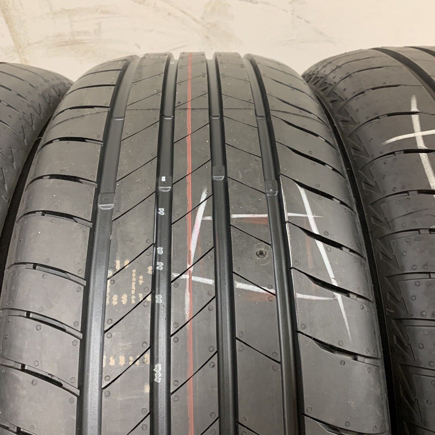 Set Of 4 Tyres 235/55 R18 100V Bridgestone Turanza T005 Full Tread