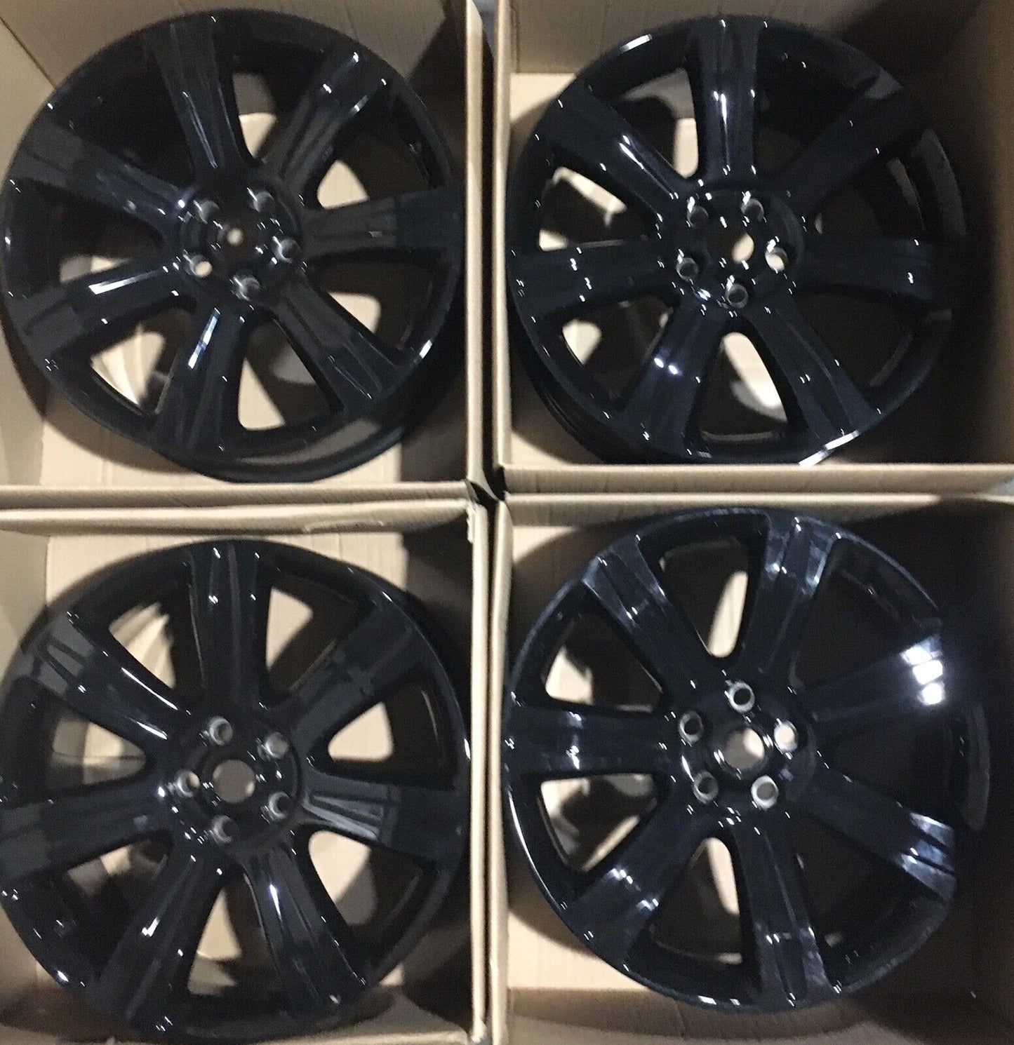 Set Of Range Rover L494 21" Silver Alloy Style 2 Gloss Black LR052489
