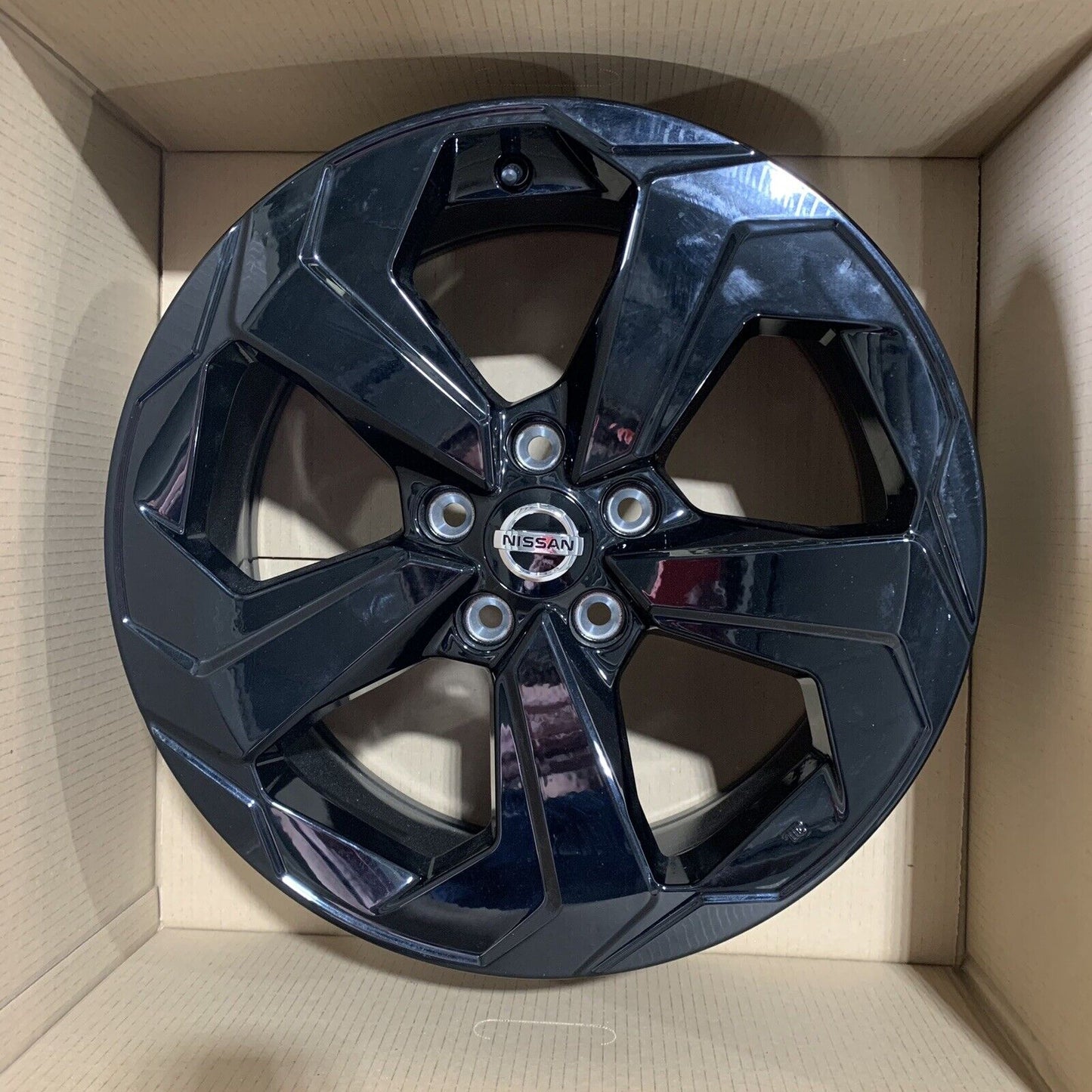 New Genuine Set Of 4 Nissan Qashqai 18" Gloss Black Alloy Wheels