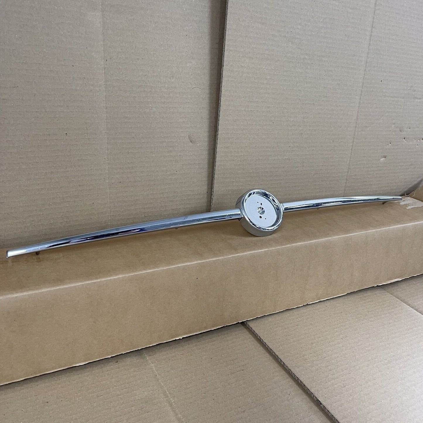 Genuine JAGUAR XK XKR X150 Front Upper Chrome Grille Trim Molding 6w8317d749ac