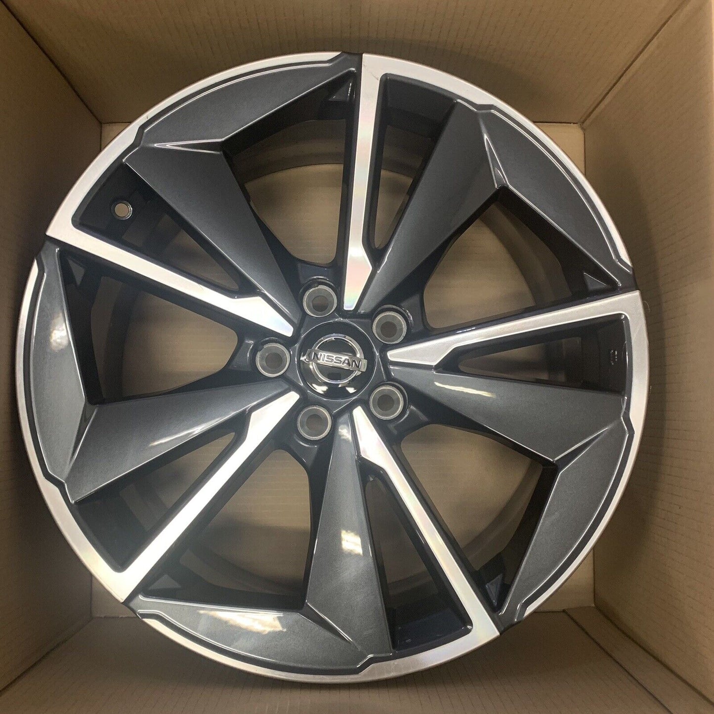 New Genuine Nissan Qashqai Juke 19" Alloy Wheels Diamond Cut  D03006UA4J