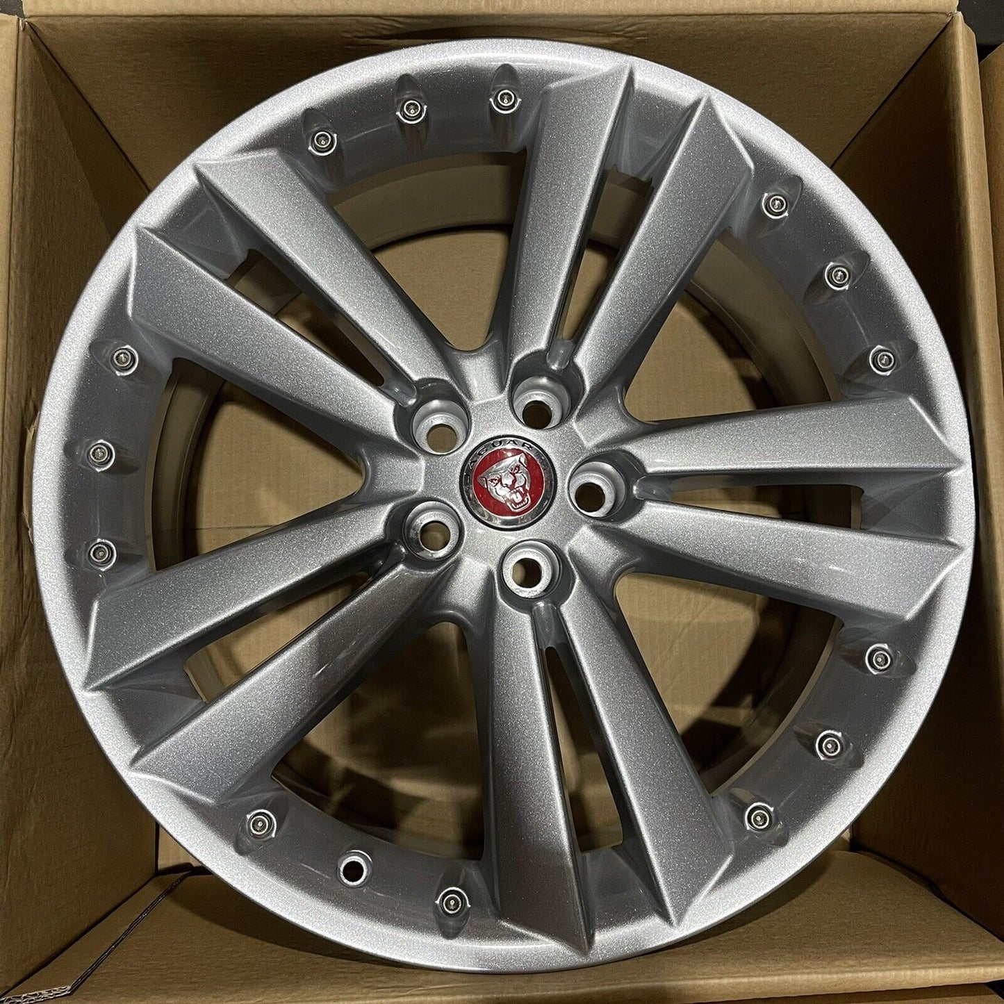 Genuine Set Of Jaguar  Silver Kalimnos 20” Xf Alloy Wheels 8.5jx20x 49 C2p12615