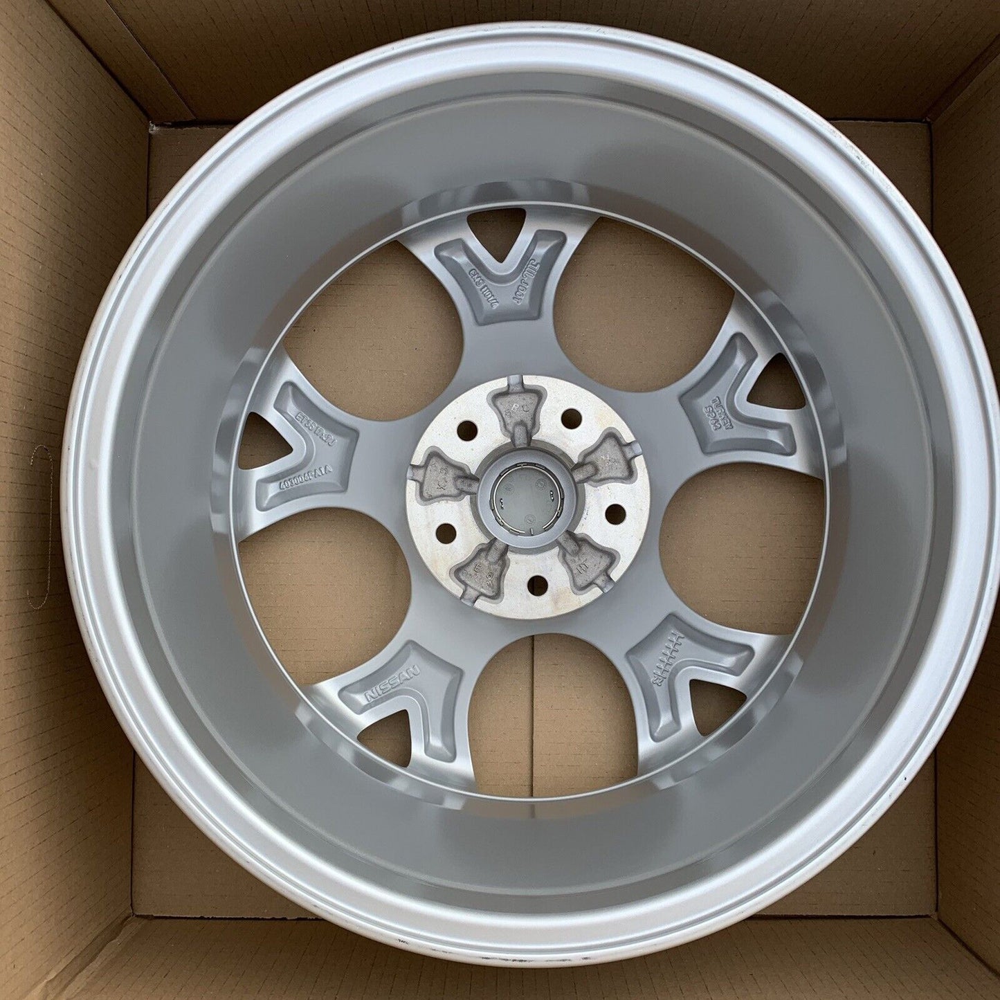 New Genuine Set Of 4 Nissan Juke 17" Silver Alloy Wheels 7J 35 off 403006PA1A
