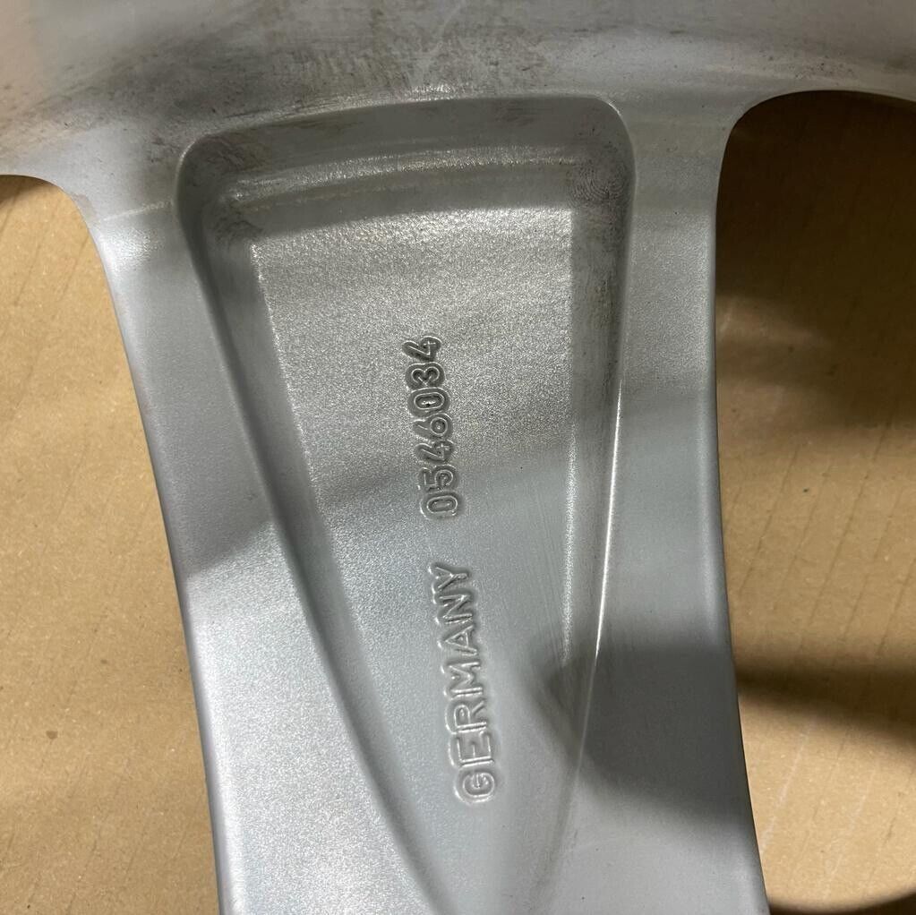 Genuine Jaguar XK Xkr 20" Front Cremona 8.5J X 20” Silver C2P10530