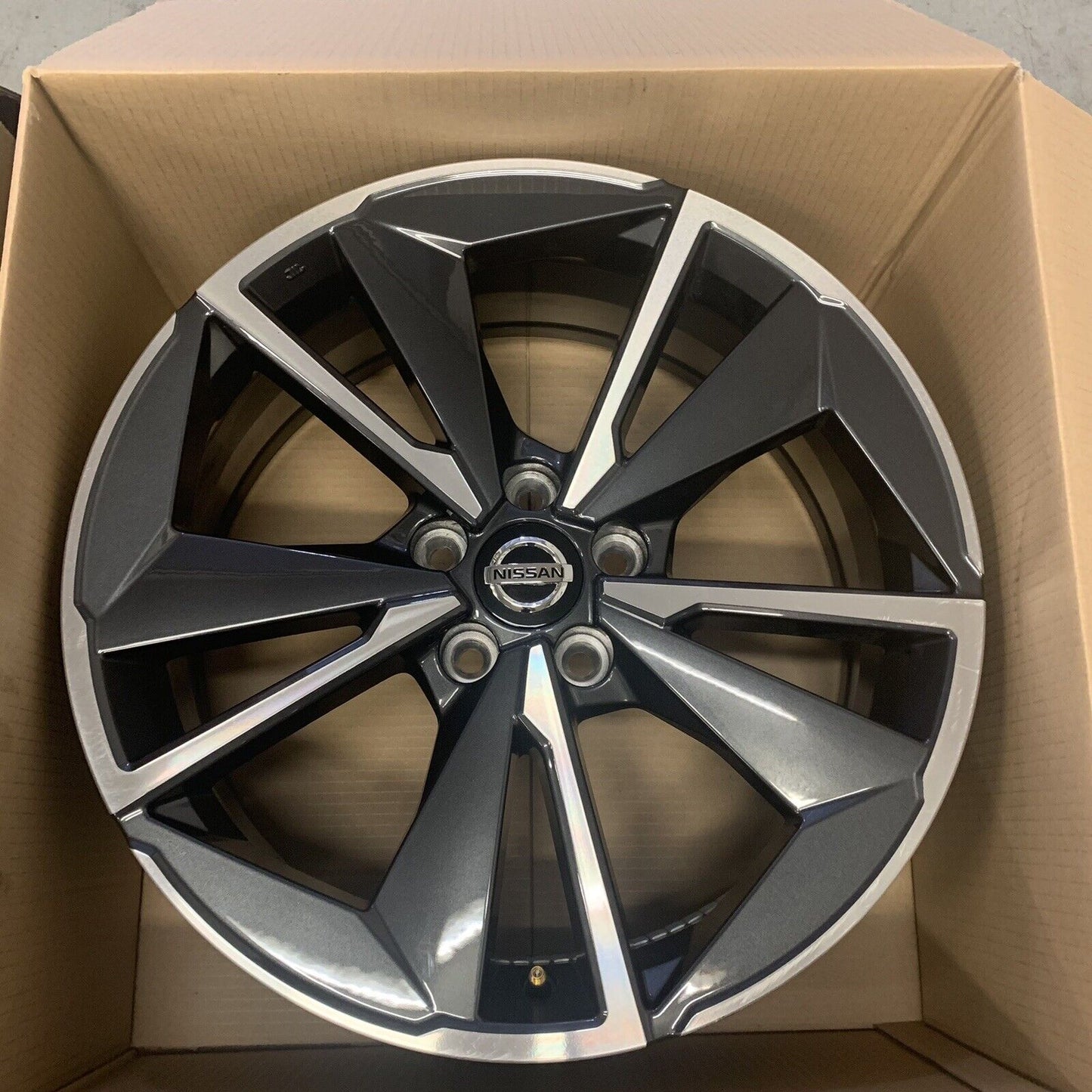 New Genuine Nissan Qashqai Juke 19" Alloy Wheels Diamond Cut  D03006UA4J