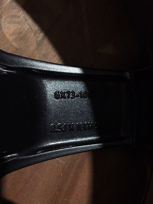 Genuine Jaguar XE 18" Rear Star Alloy Grey & Diamond Cut 8.5jx18ch 55 T4n1678