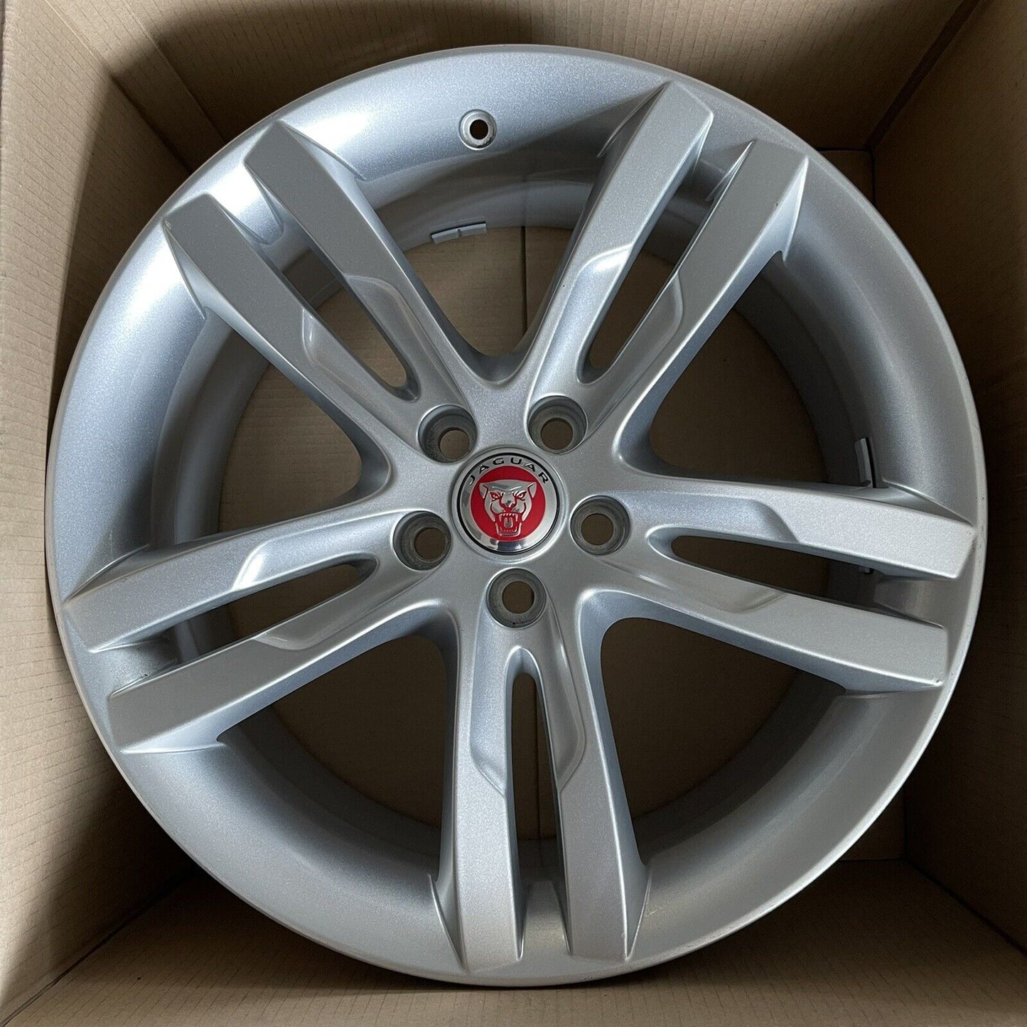 Jaguar XE 19" Rear Star XE Alloy Wheel 8.5x19CHx55 T4n1685 T4n13262 Gx73-1007-pb