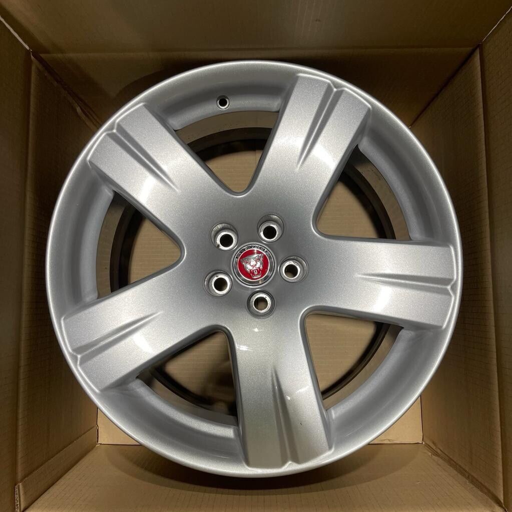 Genuine Jaguar XJ 19" Sabre Alloy Wheel Silver 9.5x19 Offset 31 C2P11441