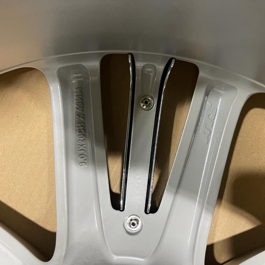 Genuine Jaguar XJ 20" Portfolio Selena Silver Alloy Wheel 9jx20 49 C2C39725