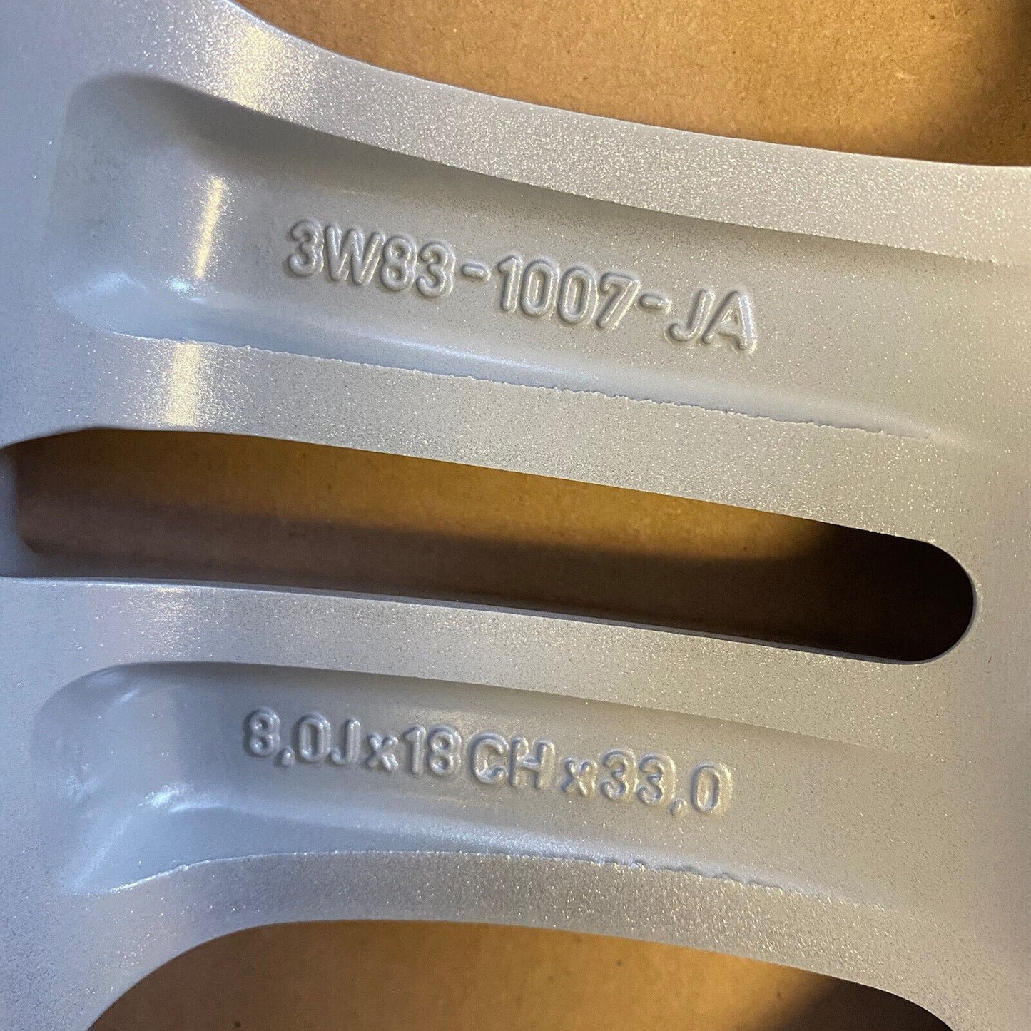 Genuine Jaguar XK Xk8 18" Front Hydra Alloy Wheel 8jx18 55 C2n3314 3w831007ja