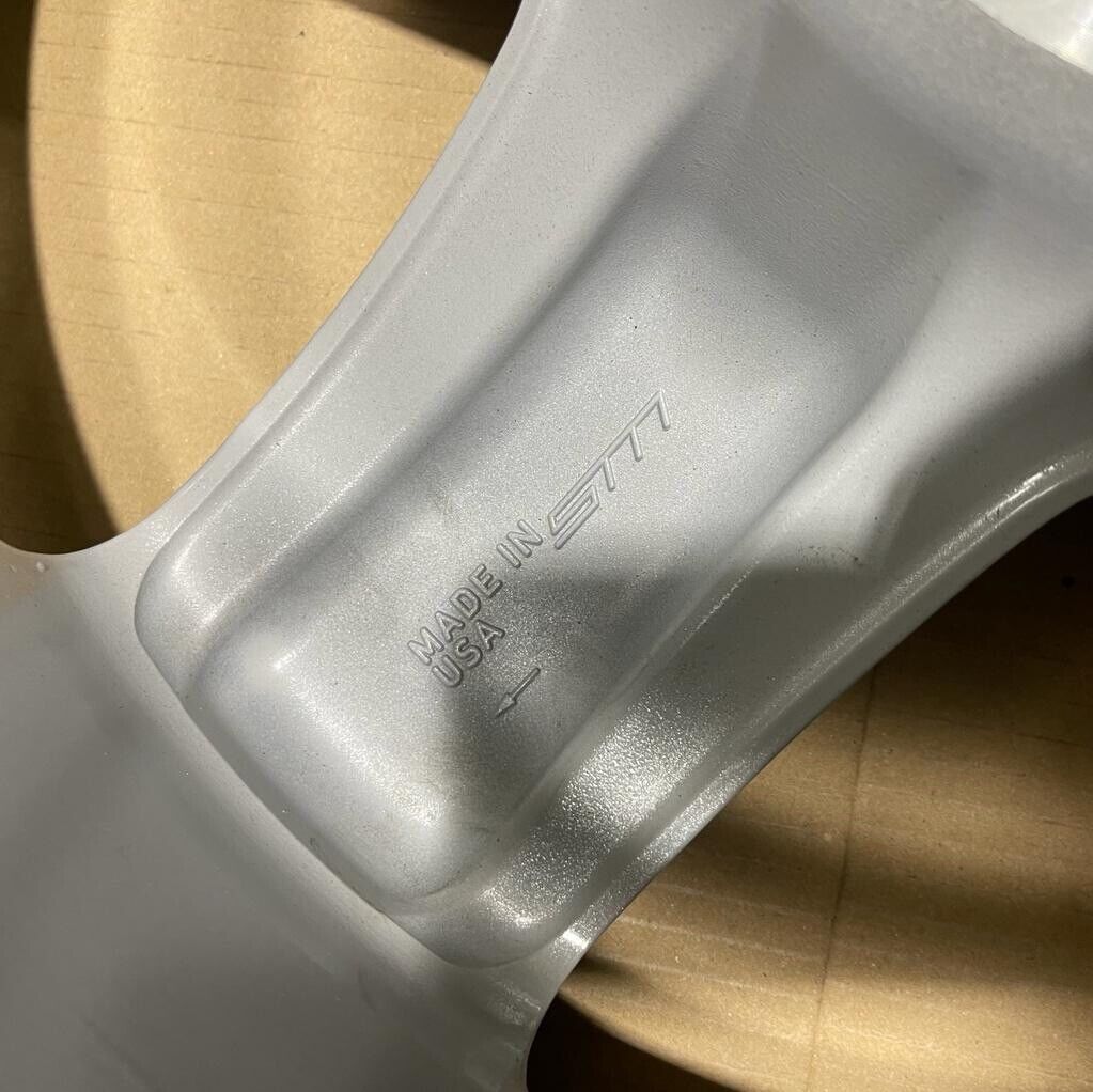 Genuine Jaguar XJ 19" Sabre Alloy Wheel Silver 9.5x19 Offset 31 C2P11441