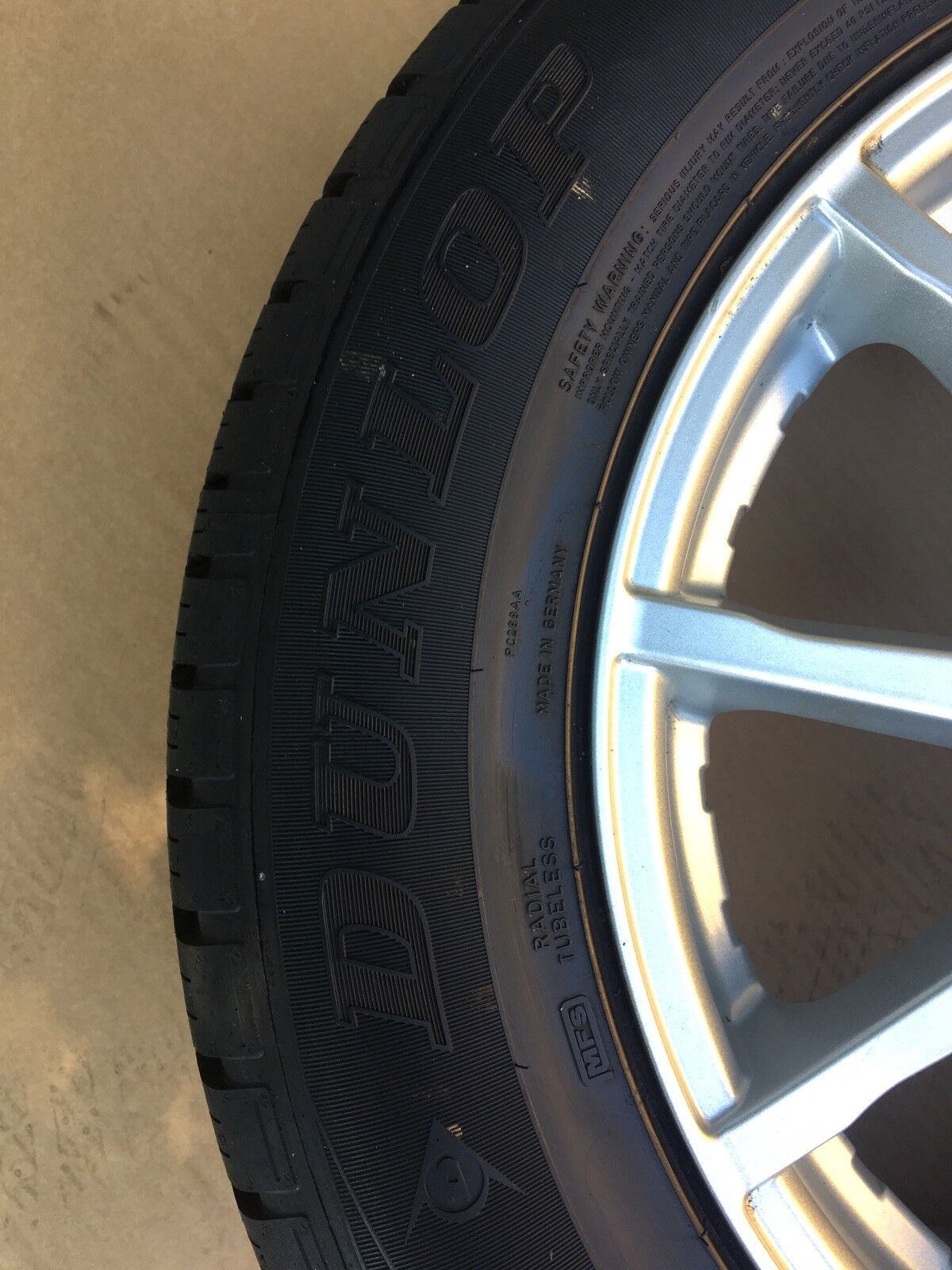17” Range Rover Evoque Style 1 Alloy Wheel And Dunlop Tyre Lr024421 DG 20