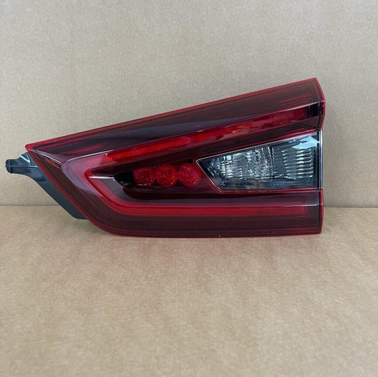 Genuine 2013 Nissan Qashqai Off Side Right Hand Rear Tailgate Light 26550hp05a