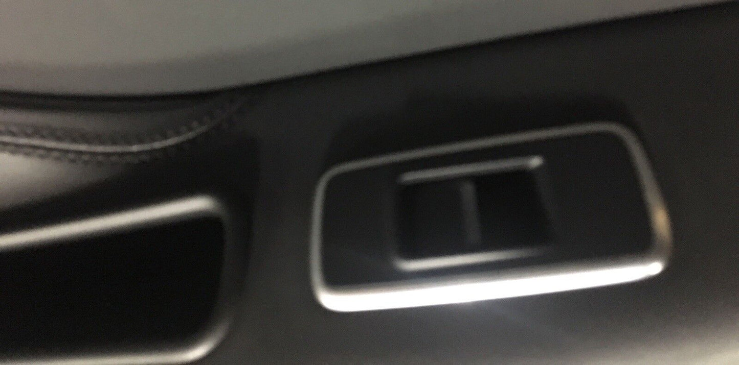 Jaguar Fpace Rear Door Card LH Leather, BlackStitch LED DG3