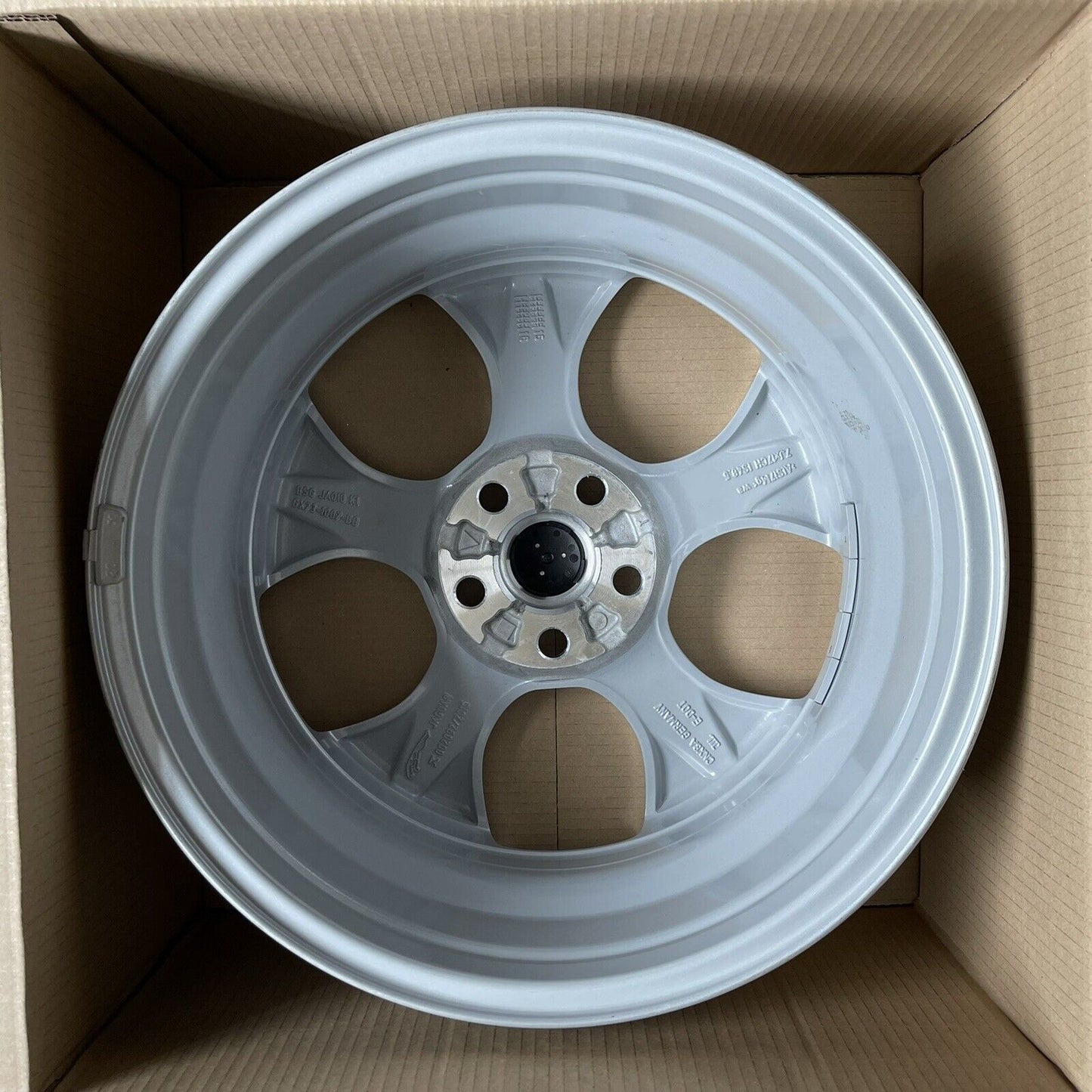 Genuine 17" Jaguar XE Projector Alloy Wheel 7Jx17CHx48.5 Gx731007bb