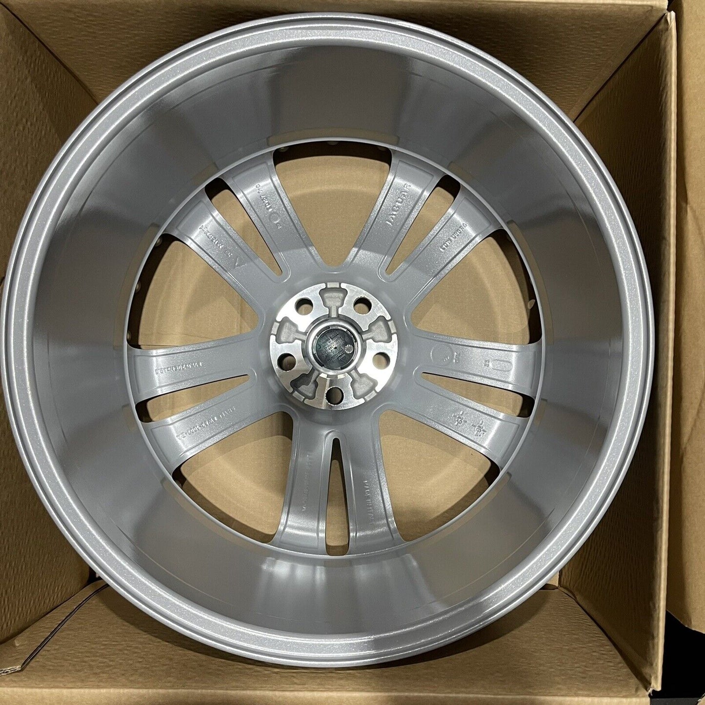 Genuine Set Of Jaguar  Silver Kalimnos 20” Xf Alloy Wheels 8.5jx20x 49 C2p12615
