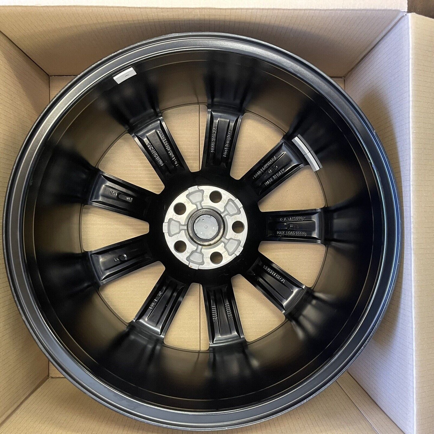 Range Rover Sport L494 21" Gloss Black  Alloy Wheel