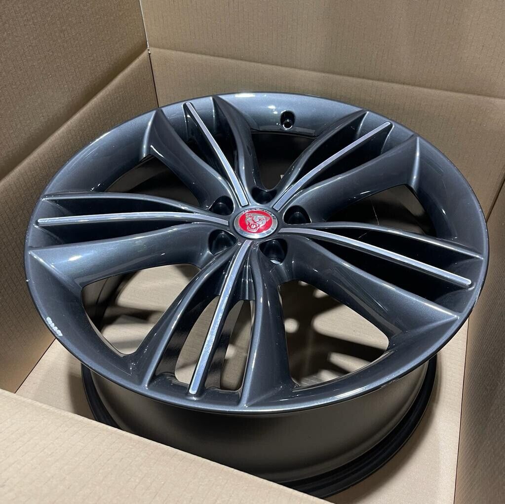 Single Jaguar XJ 19” Aleutian Front Alloy Wheel 9J Dark Grey C2D4499