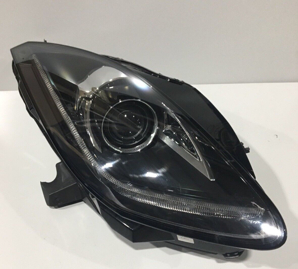 Genuine Jaguar F type AFS RHD Chrome Headlight RH UK Spec T2R18031