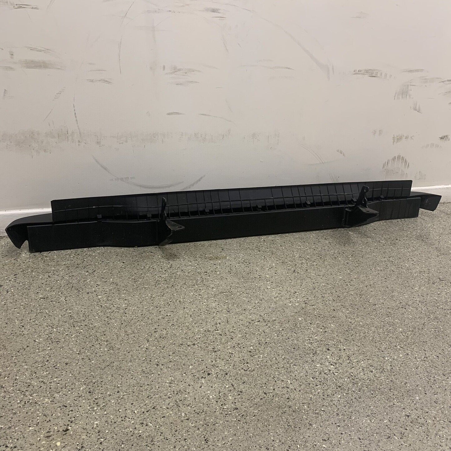 Genuine Iveco Daily Rear Bumper Step Beam Rear Bumper And Cover