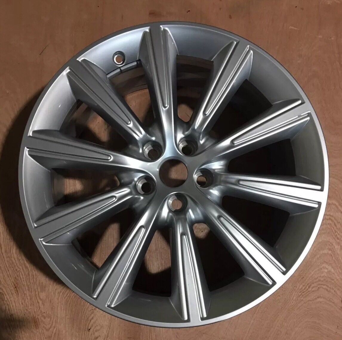 Genuine Jaguar 19" F-type Orbit Alloy Wheel Front 8.5Jx19CH 49 Offset T2r9704