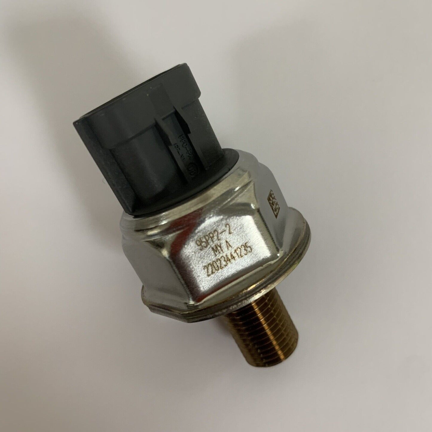 New Genuine Fuel Rail Pressure Sensor 95pp2-2mya