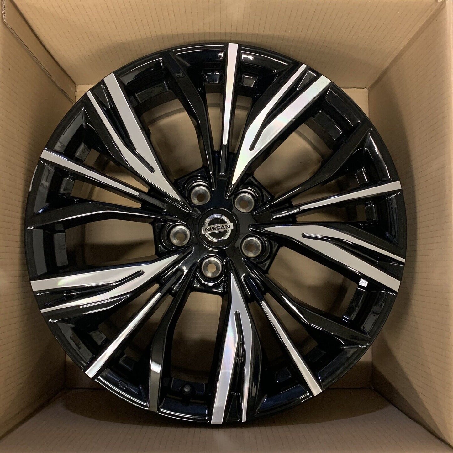 Genuine Set Of Nissan Juke 19" Alloy Wheel diamond Cut Gloss Black 7.5J 35