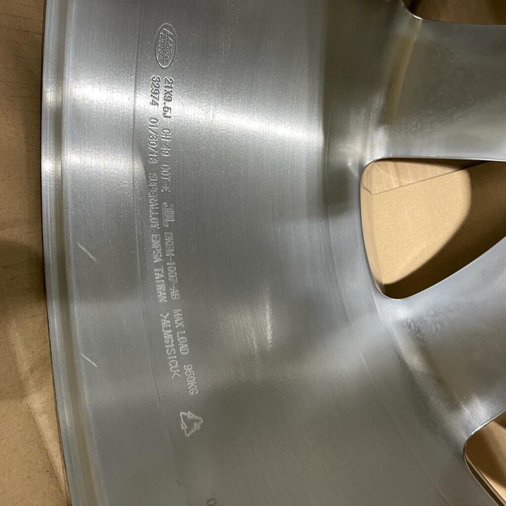 Genuine Range Rover 21” Alloy Wheel Style 2 21x9.5J CH 49 LR052589