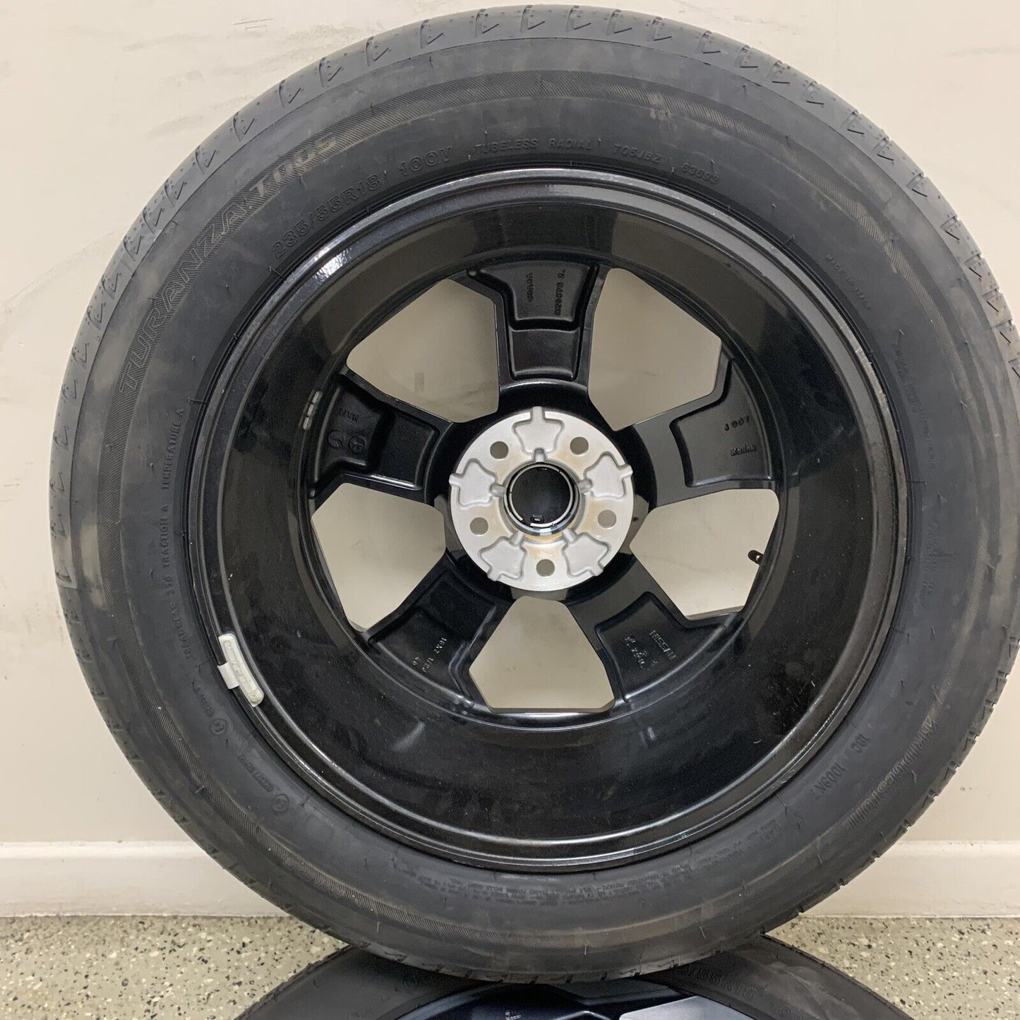 Genuine Set Of Nissan Qashqai 18" Alloy Wheels and Tyres