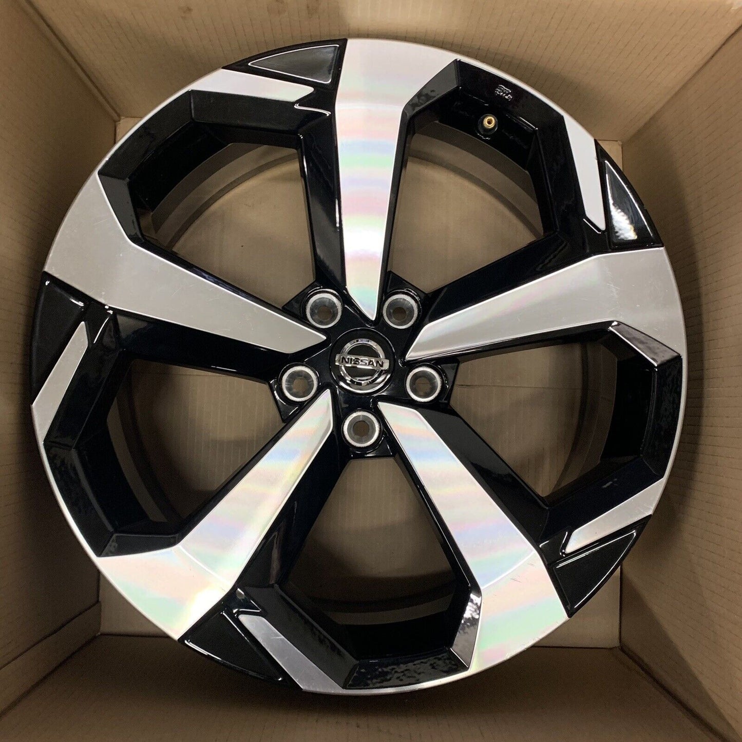 Genuine Set Of 4 Nissan Juke 19" Alloy Wheels Diamond Cut and Gloss Black 6PA3B