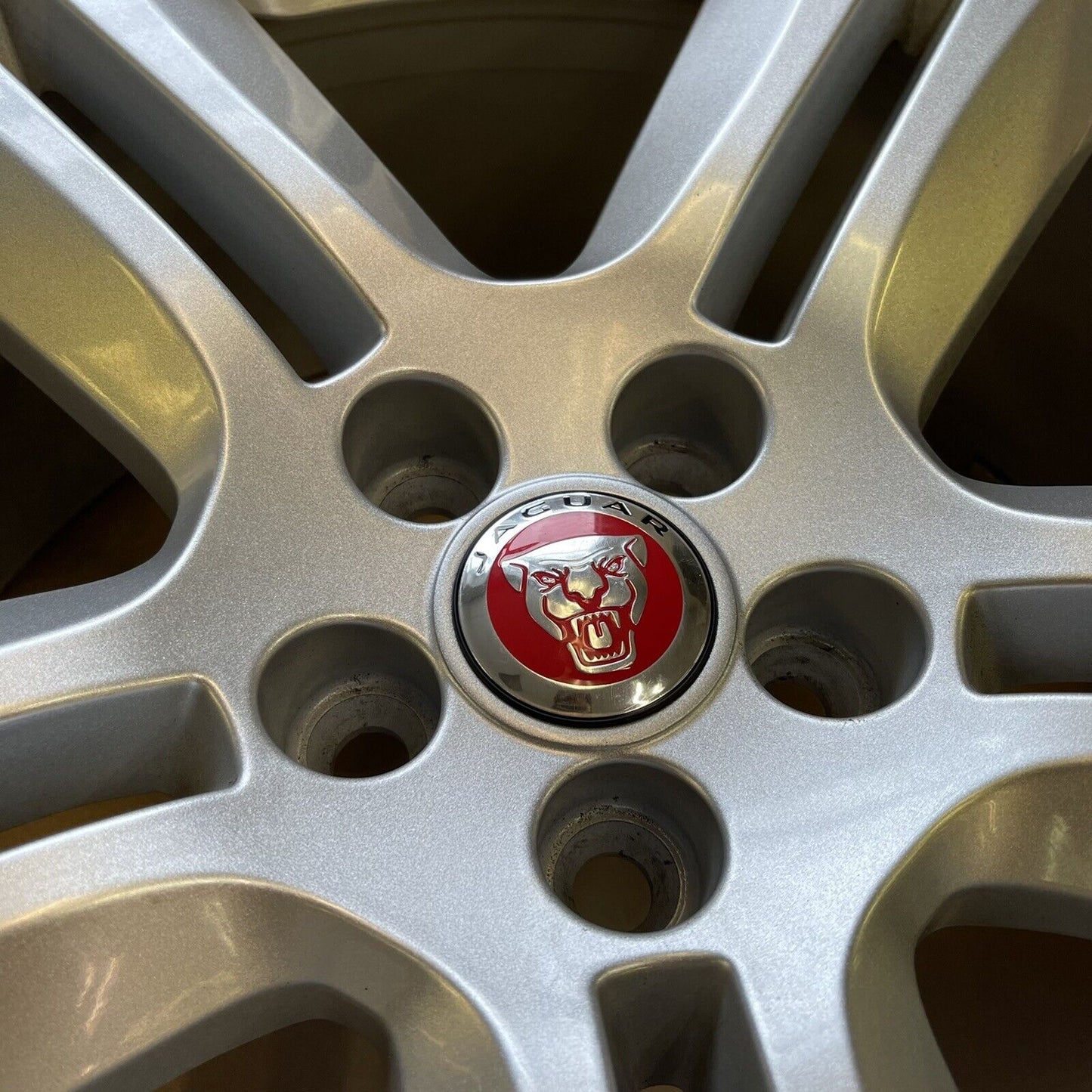 Jaguar 20" F pace Alloy Wheel Templar  5 Spoke Silver 8.5jx20 45 Hk83-1007-ga