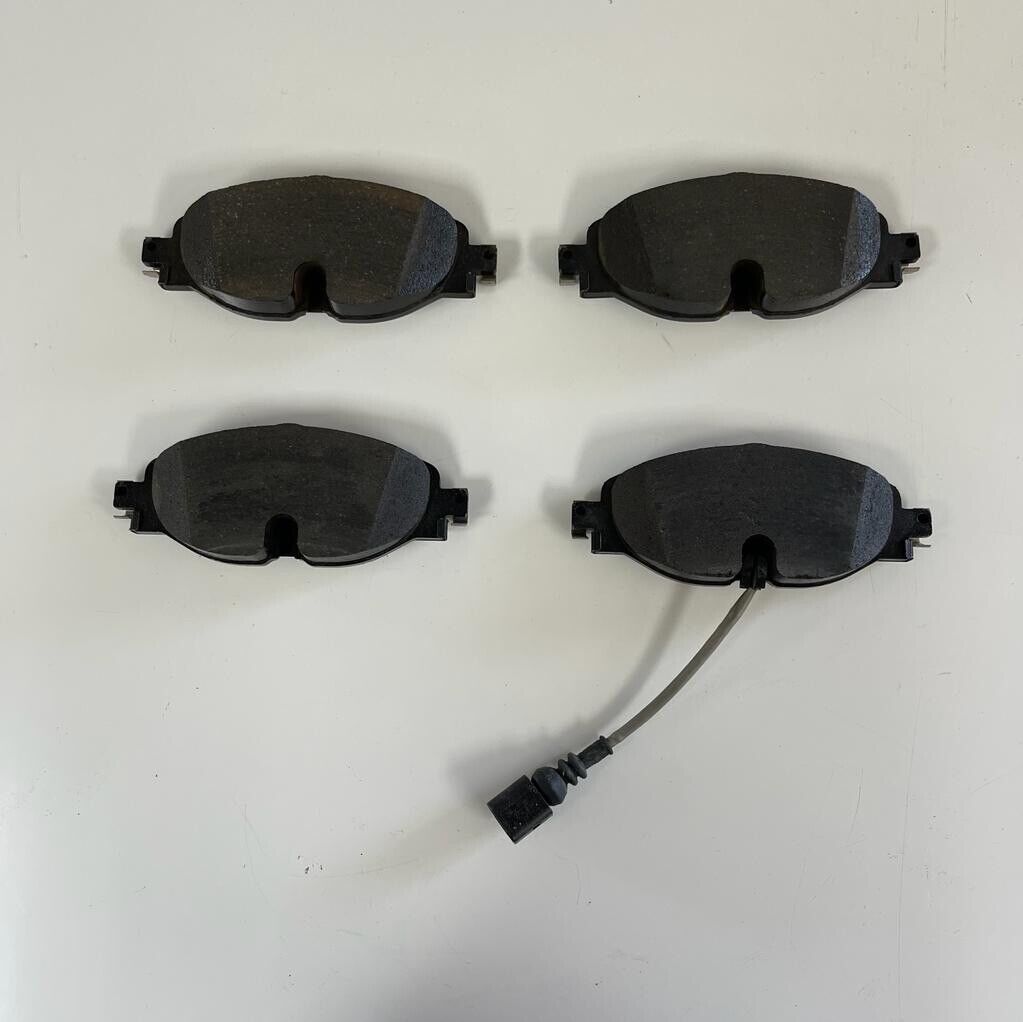 Genuine VW Volkswagen Tiguan Set Front Brake Pads 8v0698151