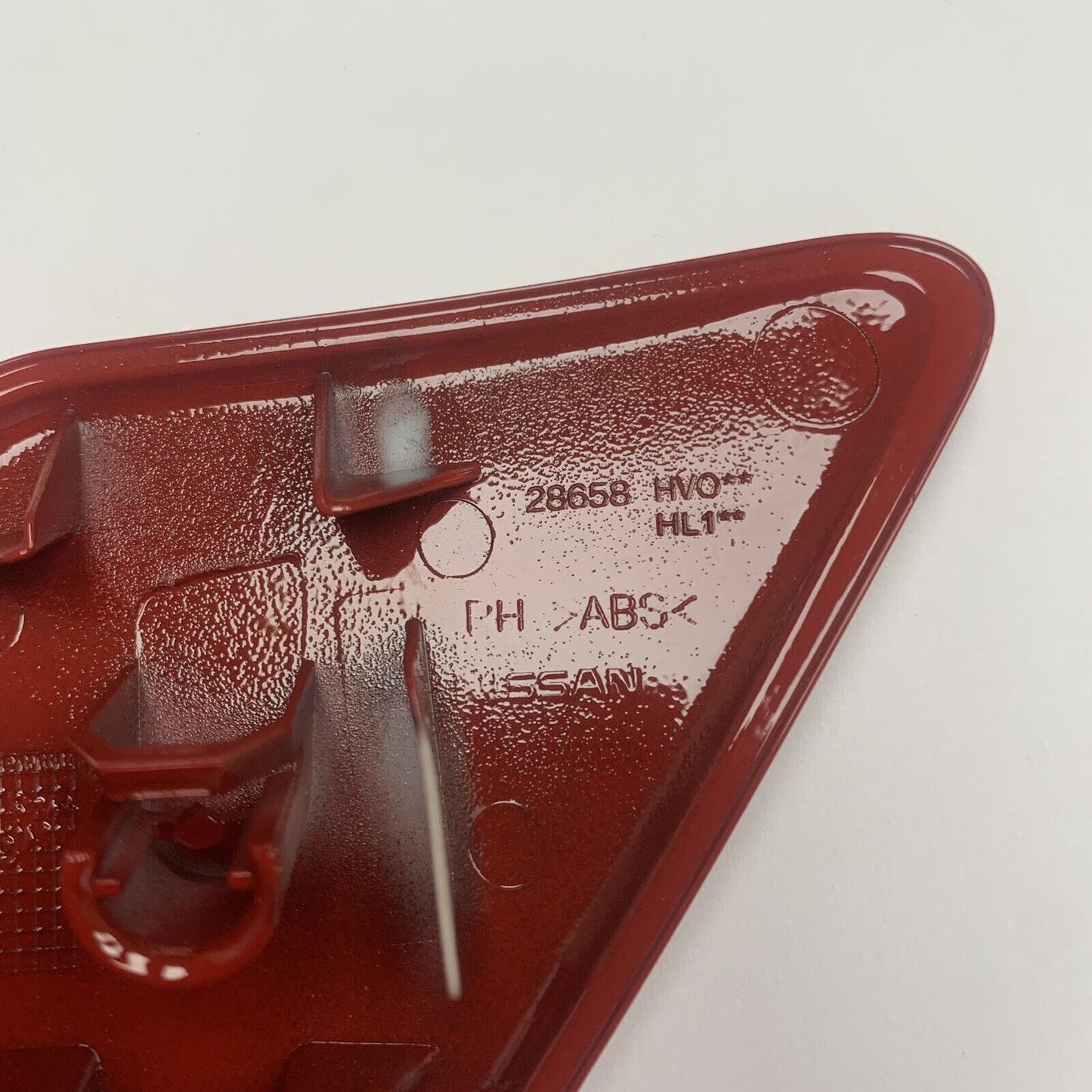 New Nissan Qashqai Headlight Red Right Hand Washer Jet Cover