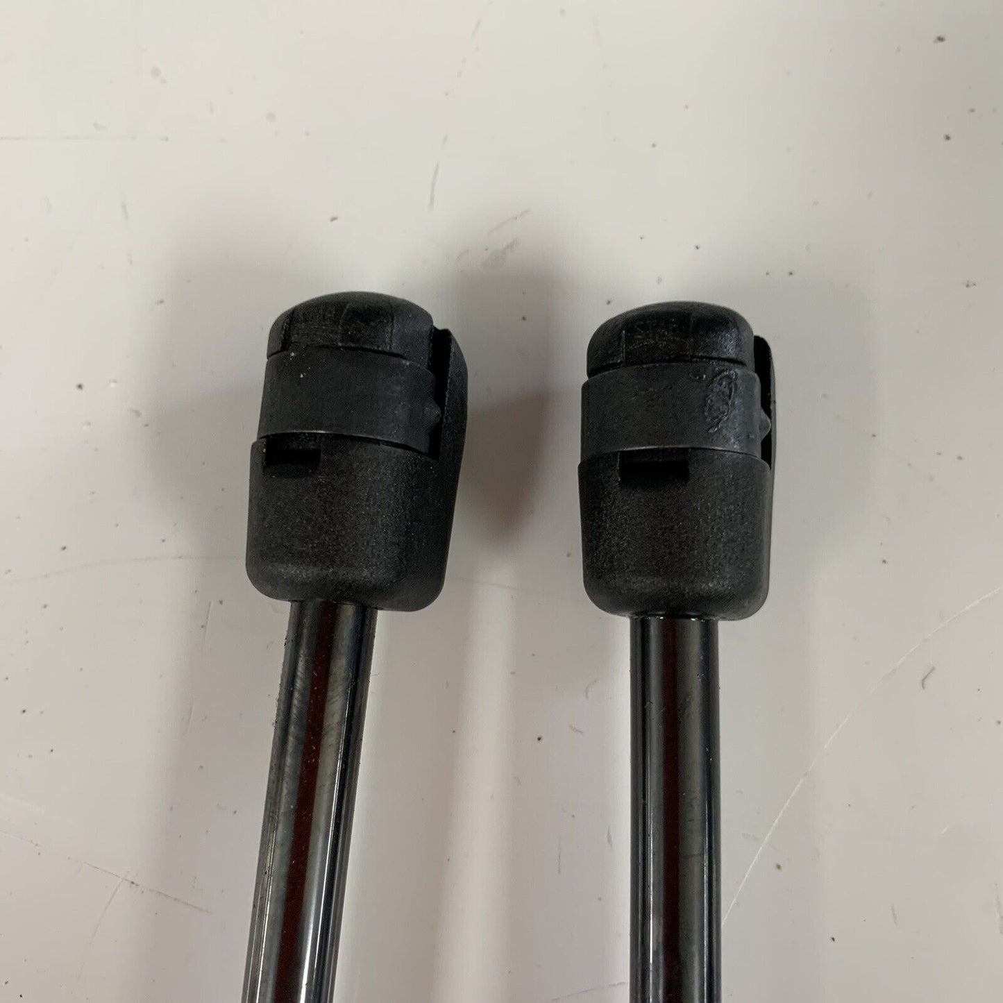 New Genuine Nissan Leaf Rear Boot Tailgate Gas Struts Pair 904505SH0C