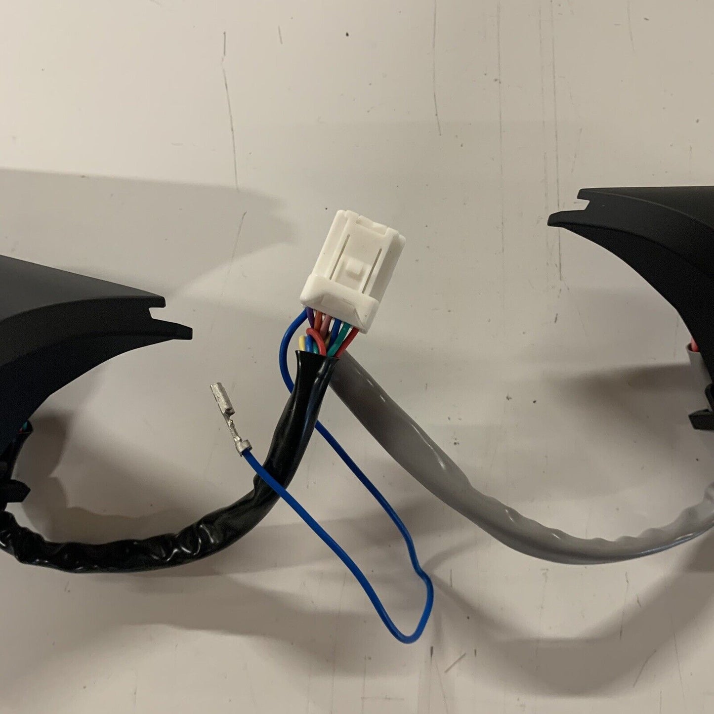 Genuine Nissan Steering Wheel Switch Pack 25550HP10A