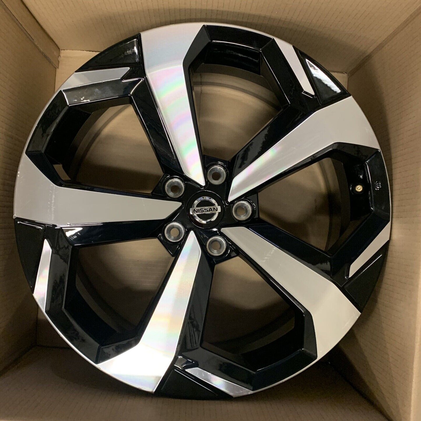 Genuine Set Of 4 Nissan Juke 19" Alloy Wheels Diamond Cut and Gloss Black 6PA3B