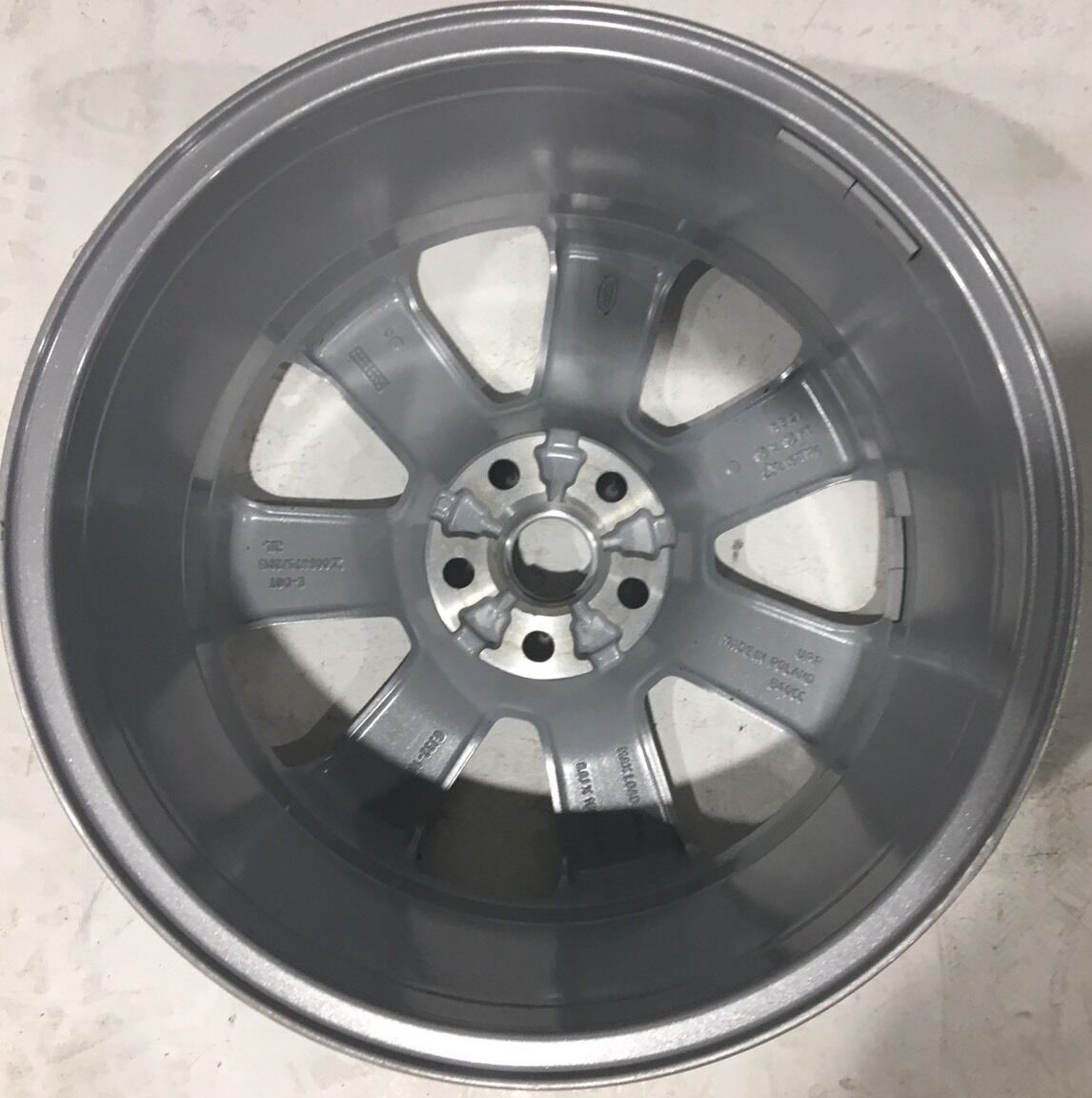Genuine Range Rover Evoque 18" Alloy Wheel 8jx18ch 45 Style 706
