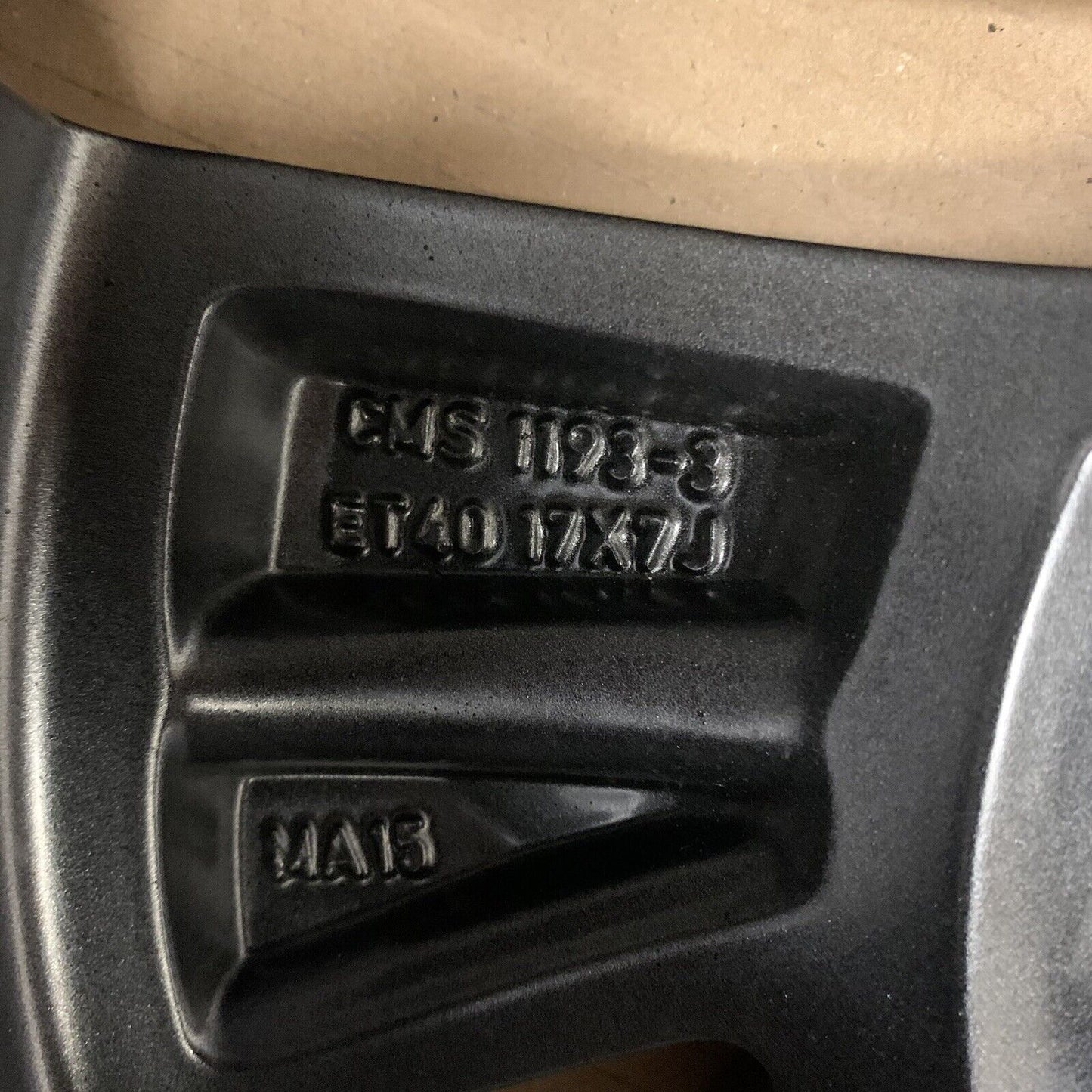 Genuine Set  Nissan Qashqai 17" Grey Alloy Wheels  7J 40 offset D03006UA2A