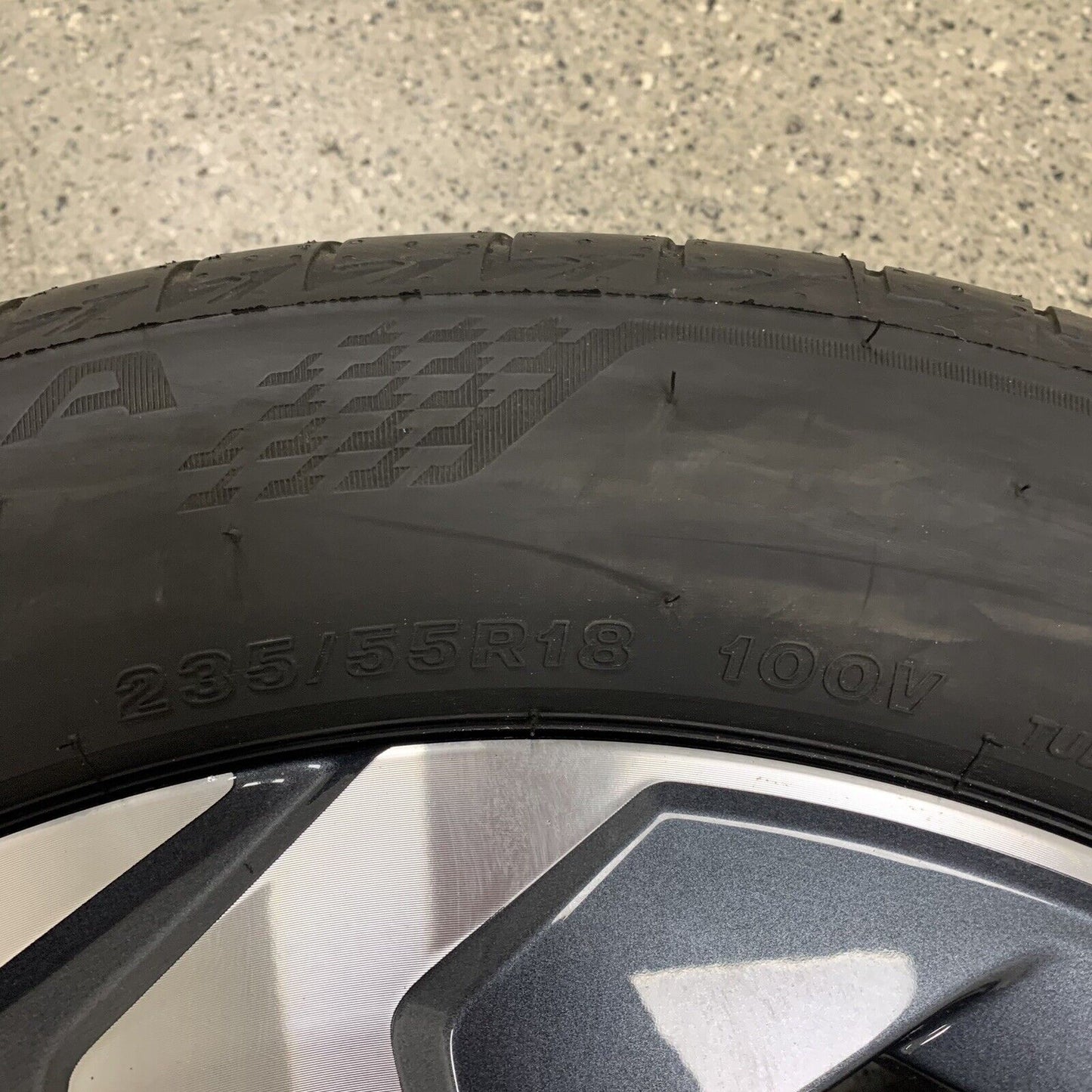 Genuine Nissan Qashqai 18" Alloy Wheel and Tyre