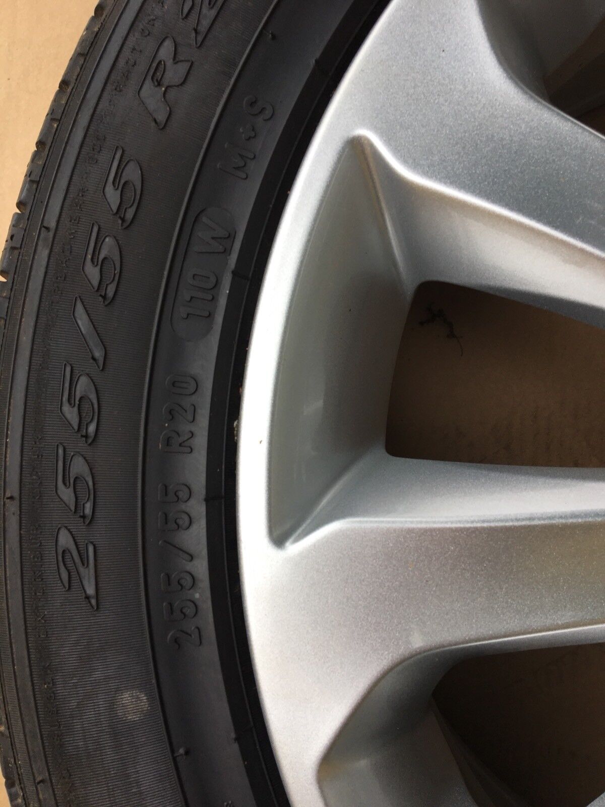 Genuine 20” Range Rover Alloy Wheel & Pirelli Tyre Style B LR037745 DG 17