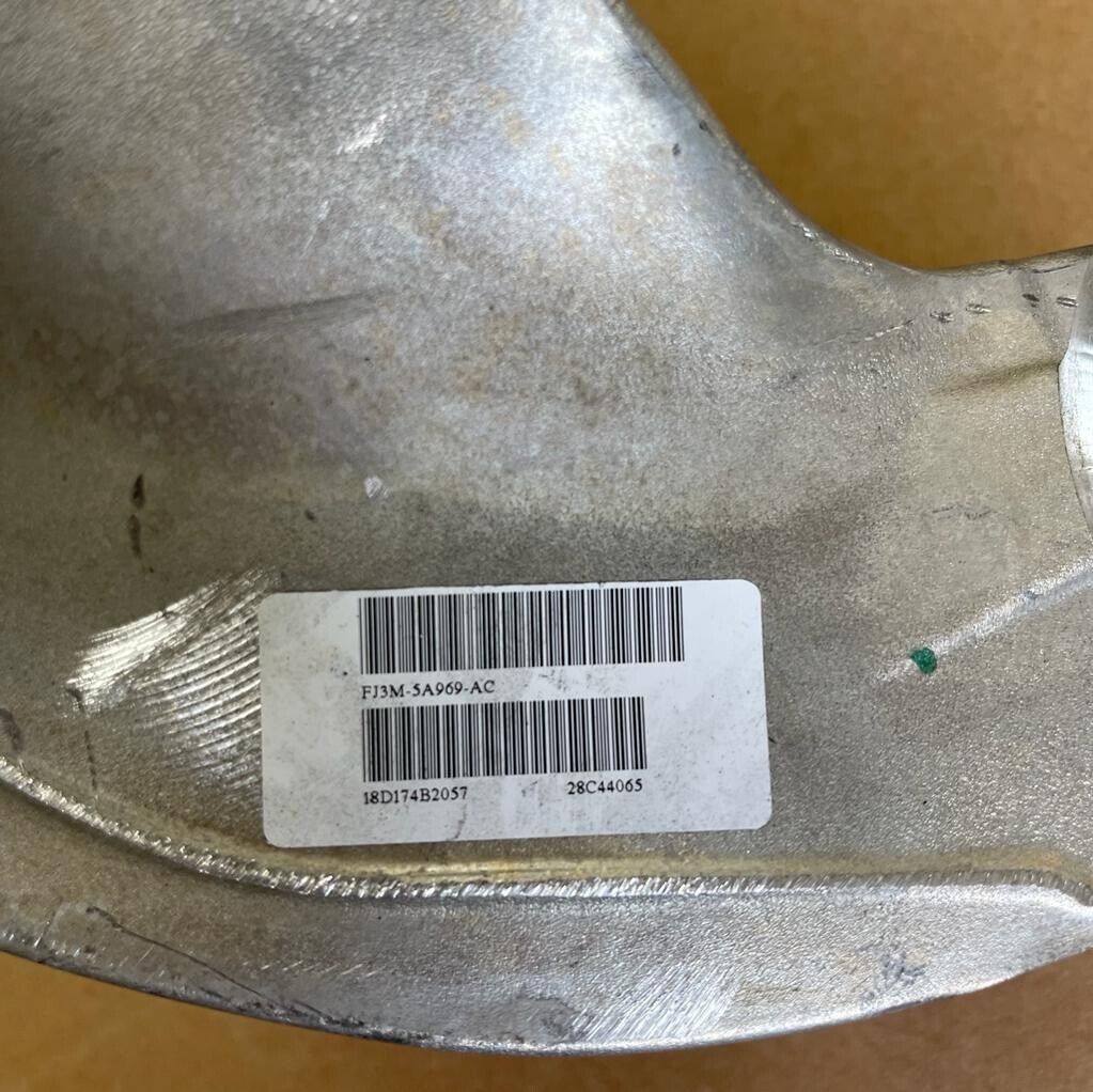 GENUINE RANGE ROVER EVOQUE LH REAR KNUCKLE  HUB NEAR SIDE Lr098368 Lr024427