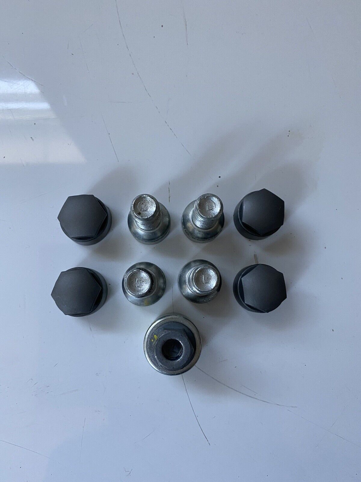 Genuine Set Of 4 Skoda Locking Wheel Nuts And Key Letter L
