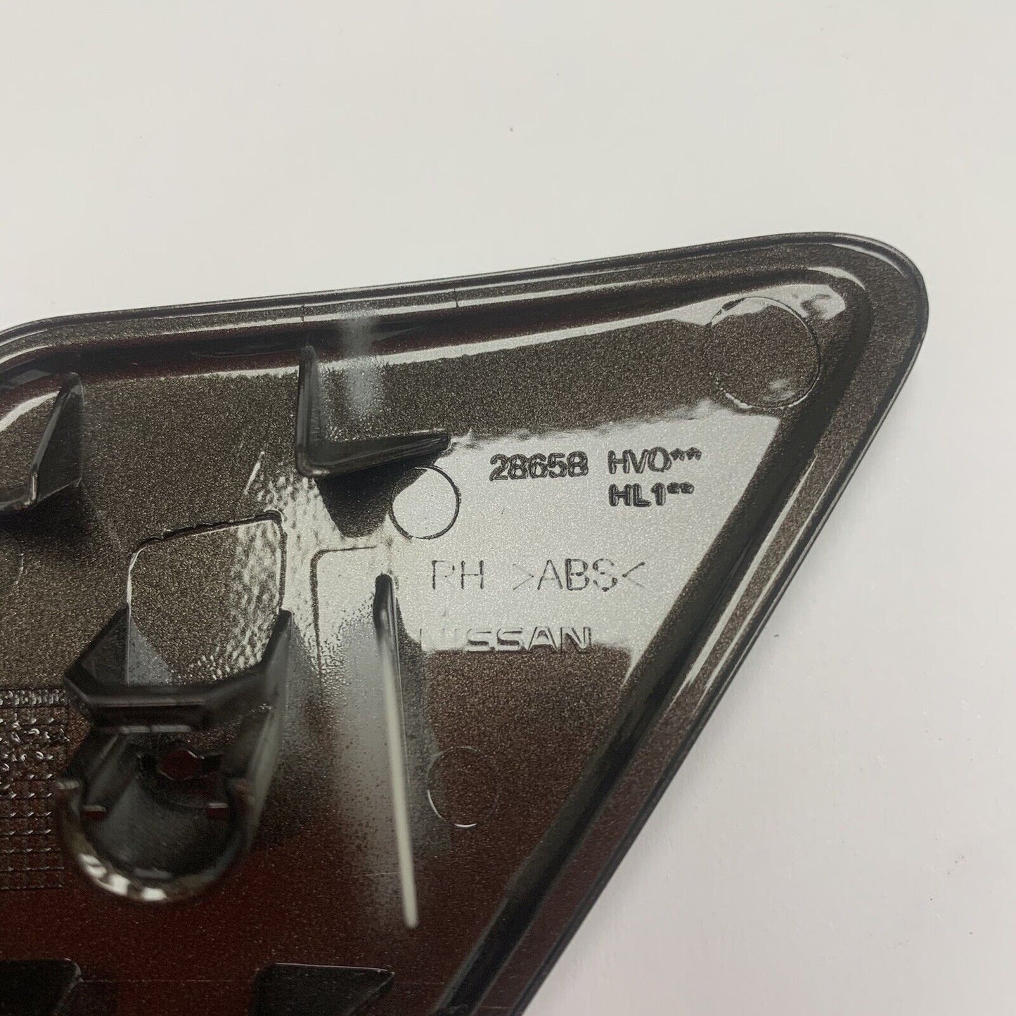 New Nissan Qashqai Headlight Grey Right Hand Washer Jet Cover