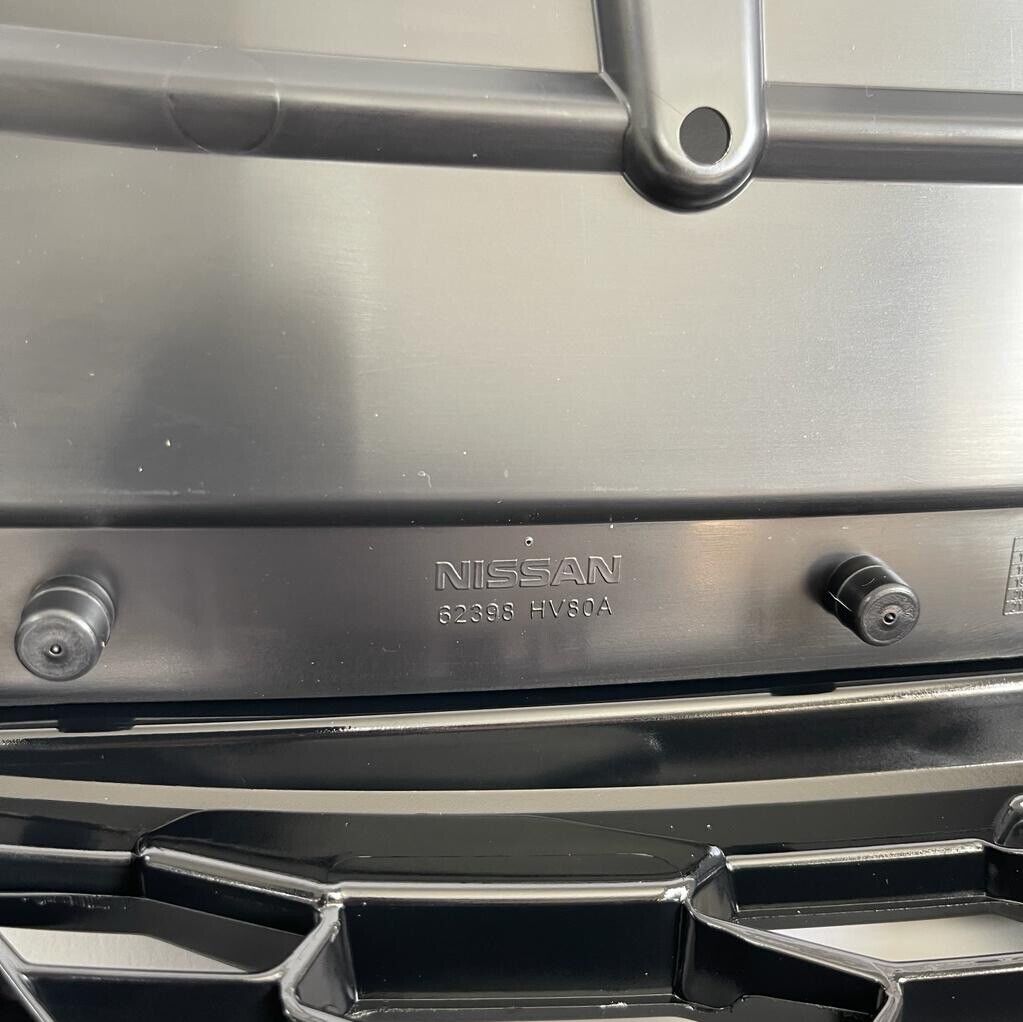 New Genuine Nissan Qashqai 2014 Front Bumper Grill 62398hv80a