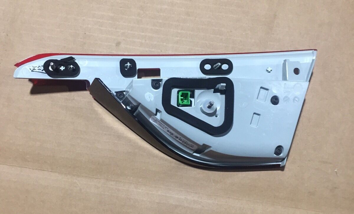 JAGUAR XF 2016 X260 GENUINE REAR Tailgate Boot lid Light LH Near Side Rear Light